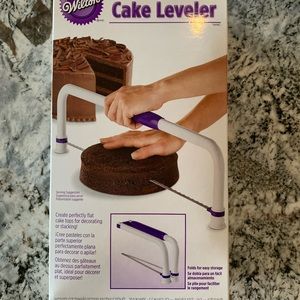 Wilton Ultimate Cake Leveler